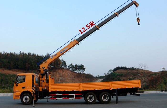 徐工K系列12噸單聯(lián)泵吊機(jī)吊臂長度