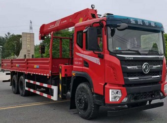 東風(fēng)華神DV5后八輪隨車吊底盤，配三一12噸吊機(jī)什么價格？
