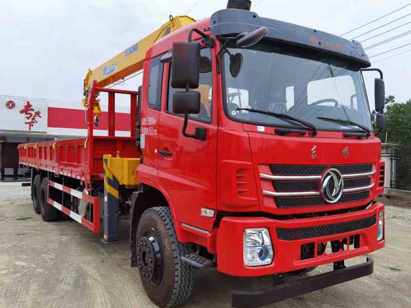 東風(fēng)K5后八輪隨車(chē)吊